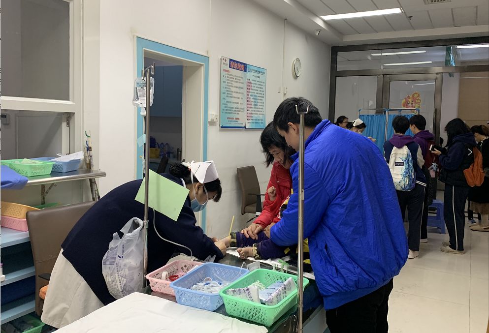 斗门天气持续低温，两家医院患者“扎堆”，这个病有招！