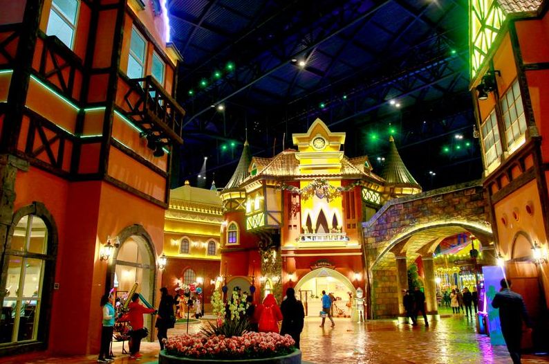 一站承包吃喝玩乐青岛最火爆商场你都打卡了吗