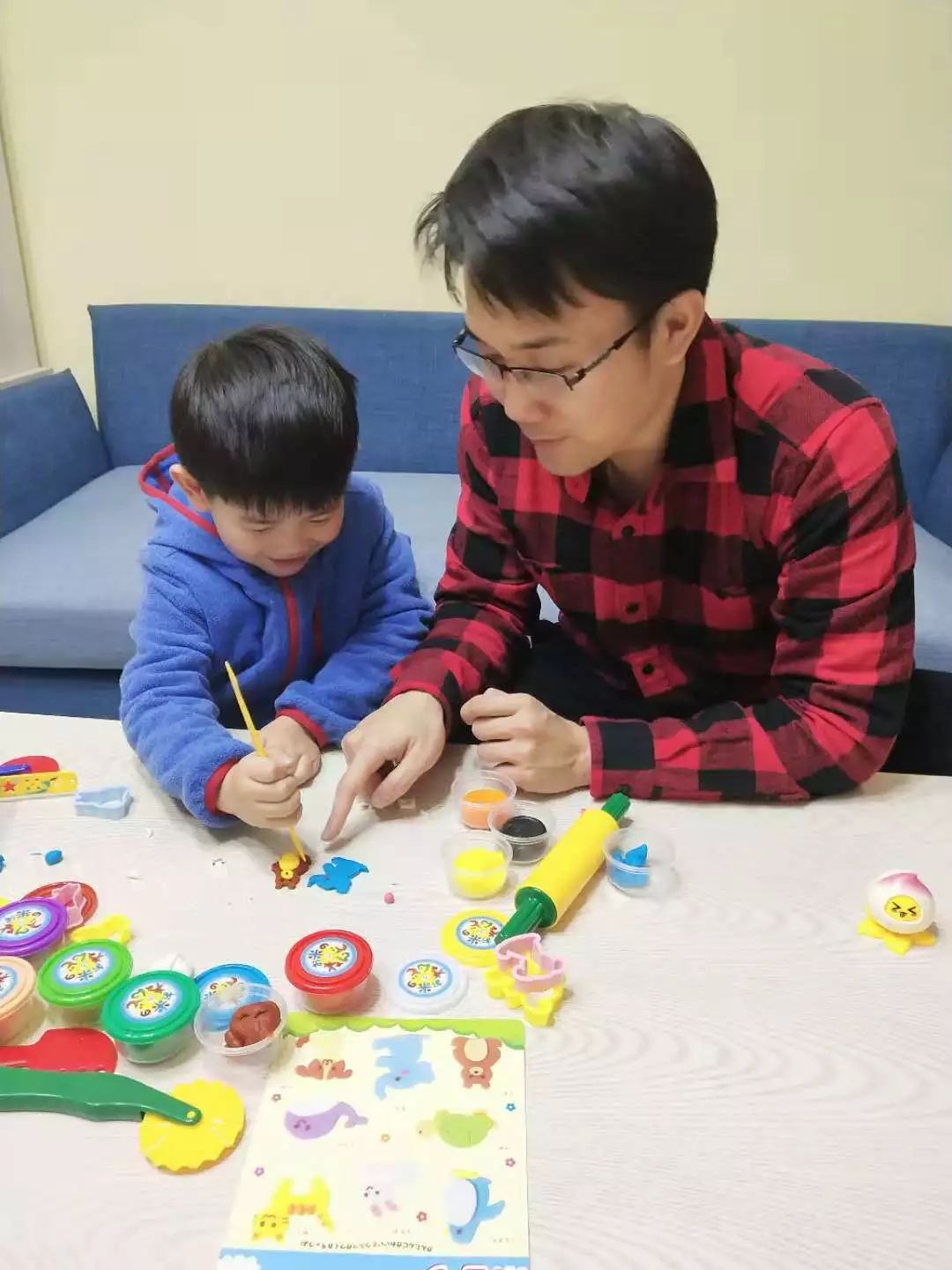 彩泥豌豆宝宝,大米彩泥作品