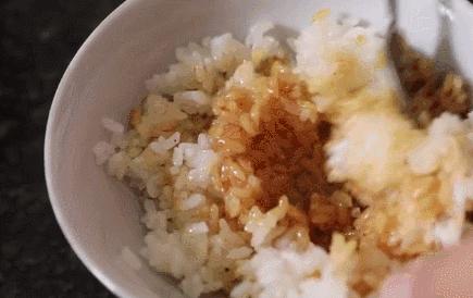 香气扑鼻的猪油拌饭,滋味拌饭