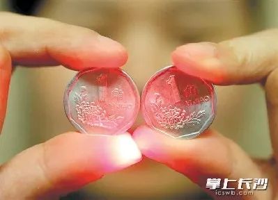 你家有这种硬币和纸币吗?快到银行兑换!5月1日起不再流通;男婴刚办完百日酒,与爸妈同睡后惨剧发生!速扩散医生的提醒丨新闻早餐