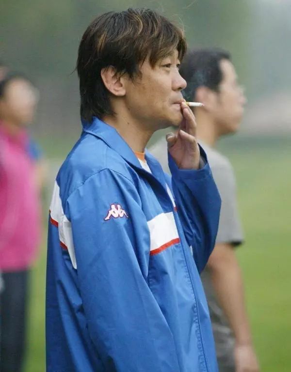 前国脚高峰贩毒被抓,国脚吸毒贩毒