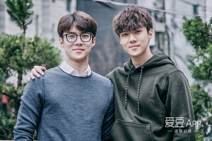 exo完整版12人颁奖典礼,exo100个视频合集