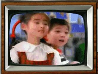 这些如果都看过你已经不再年轻了!周二下午的电视3碟连放的新科VCD……