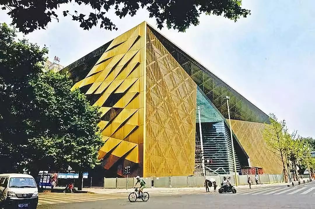 中国第二家门店落户成都,成都引入386家首店