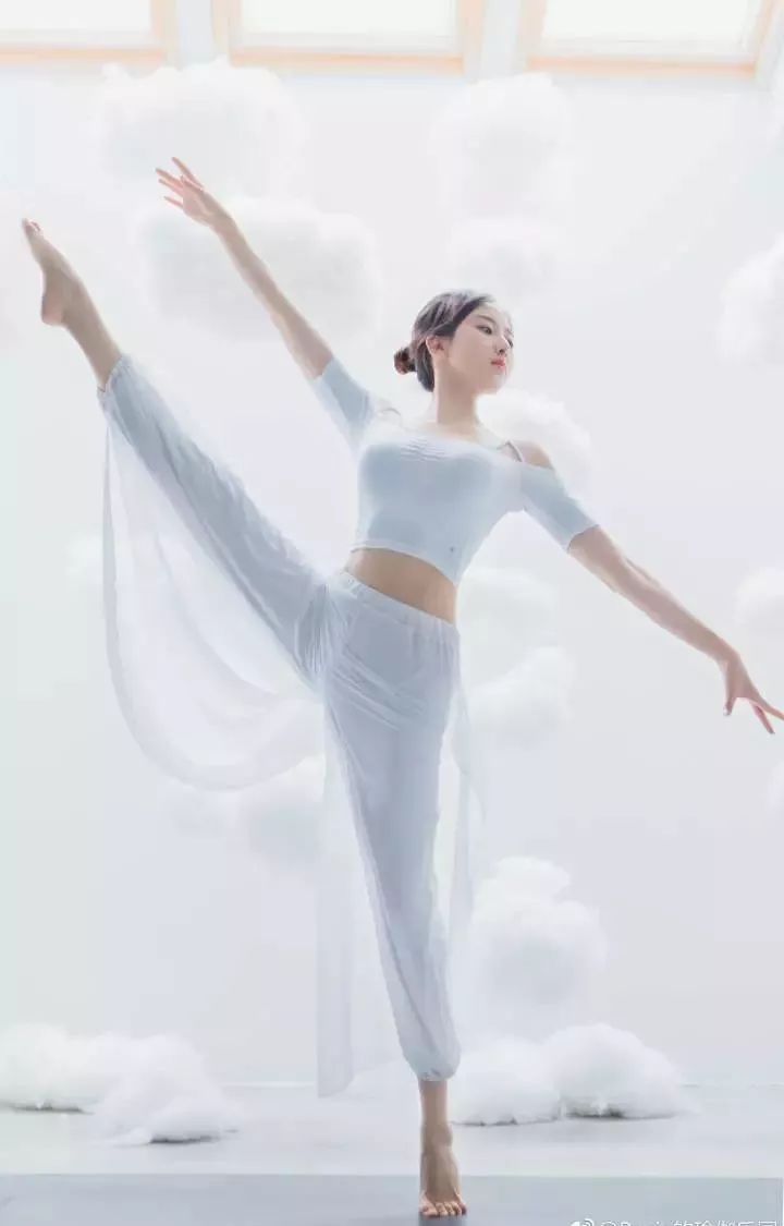 刘涛、沈月塑形私教:每天15分钟,教你轻松打造一双长白细直性感美腿