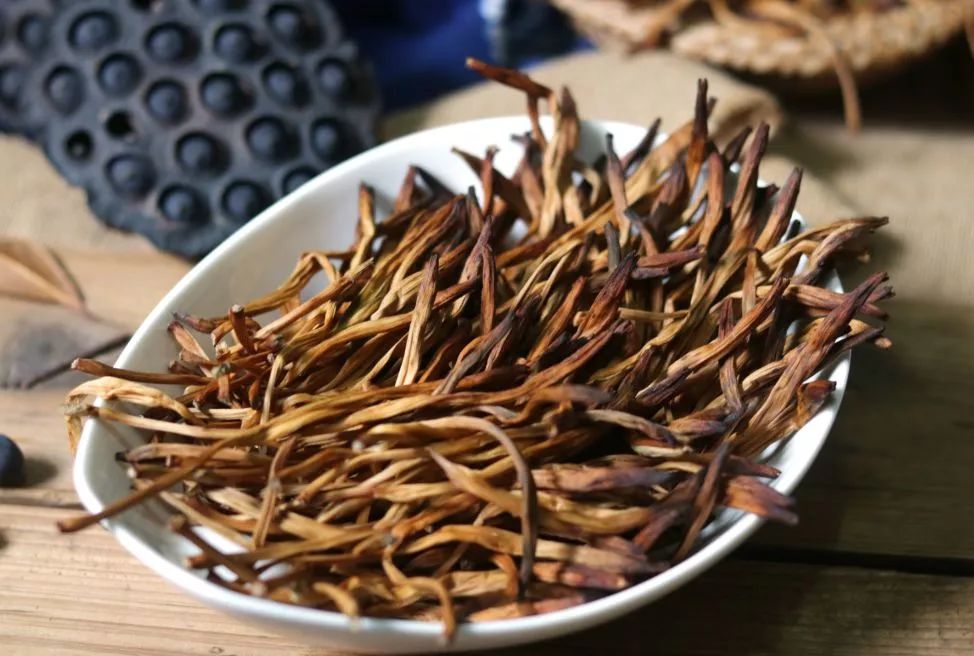 黄花菜治失眠的最佳方法,黄花菜怎样吃能治疗失眠