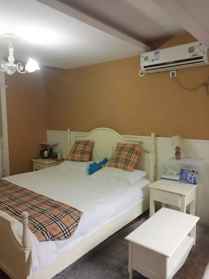 文艺女青年半夜入住民宿,文艺女孩入住杭州民宿