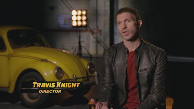 变形金刚跟大黄蜂pk谁更厉害,大黄蜂变形金刚最开始的样子