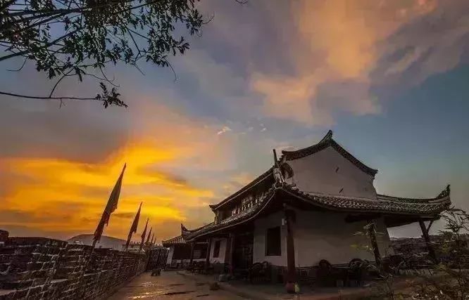 夕阳下的会理古城,漫步古城静谧清晨