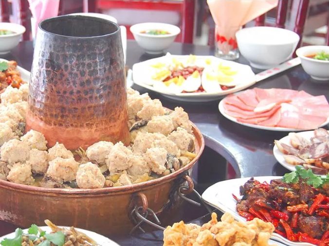 夕阳下的会理古城,漫步古城静谧清晨