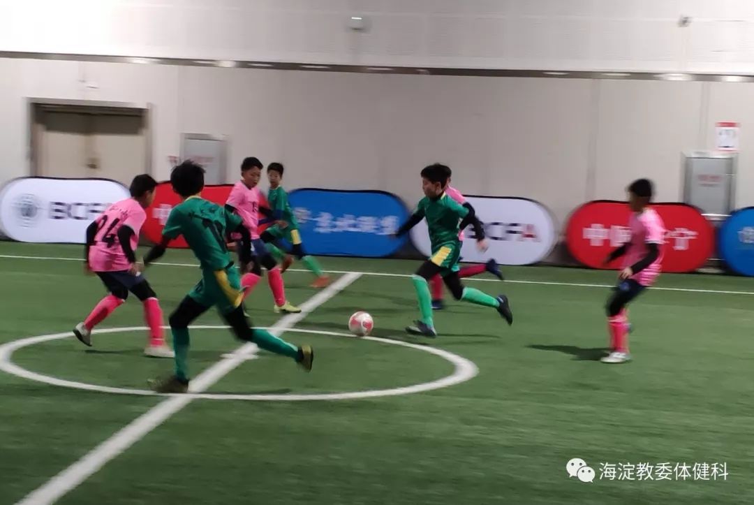 喜报校园足球冠军,足球喜报