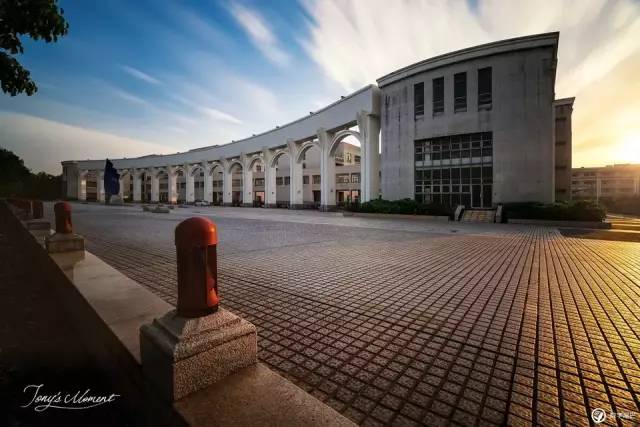 松江各高校2018届毕业生就业如何？其中，上海对外经贸大学平均月薪达7084元