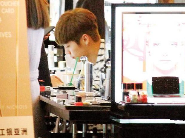 张艺兴弹琴喜剧之王,向往的生活张艺兴唱歌喜剧之王