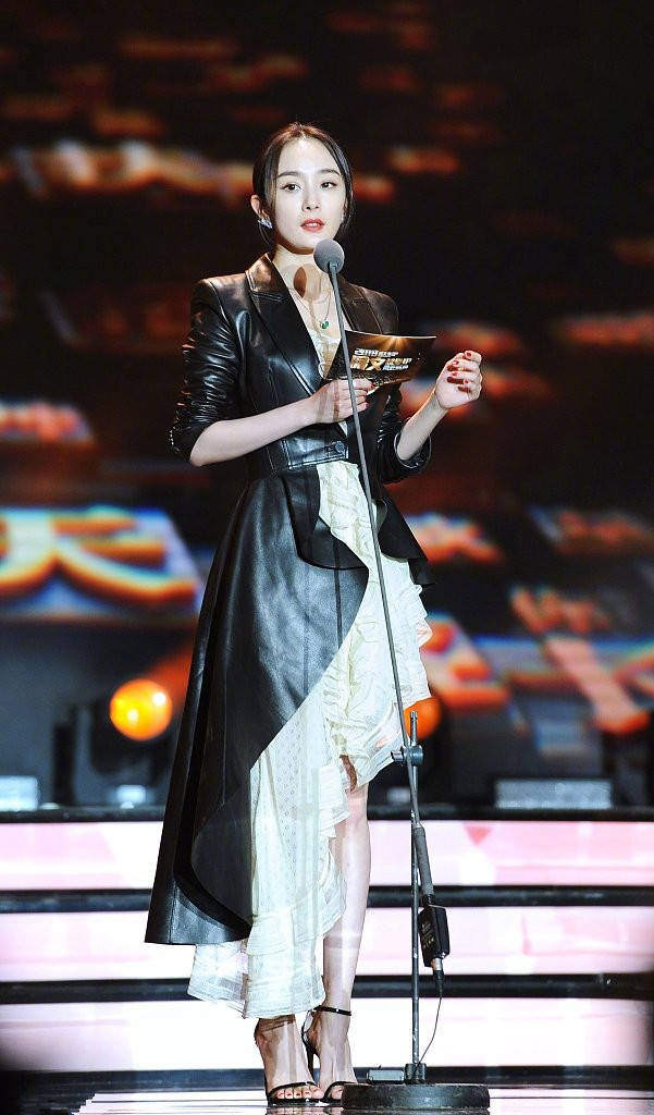 杨幂登舞台各种场面,杨幂台下