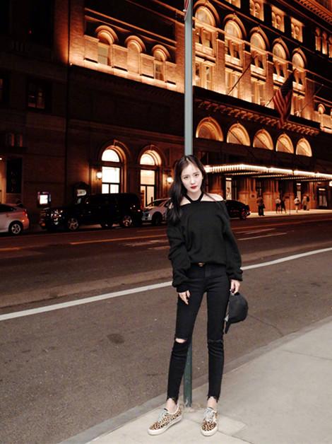 杨幂同款皮裙穿搭,杨幂上海杜莎夫人蜡像馆皮裙