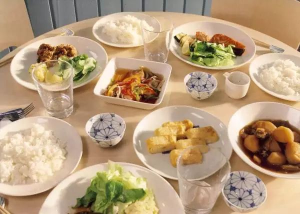 日本有一部关于美食的电影推荐,日本美食电影小森林