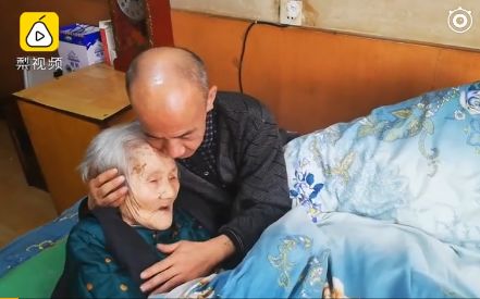 大连海关关员出轨多名女代购,海关关员被曝光