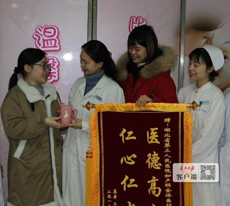 护理实习生突发急症，老师争分夺秒救其脱险