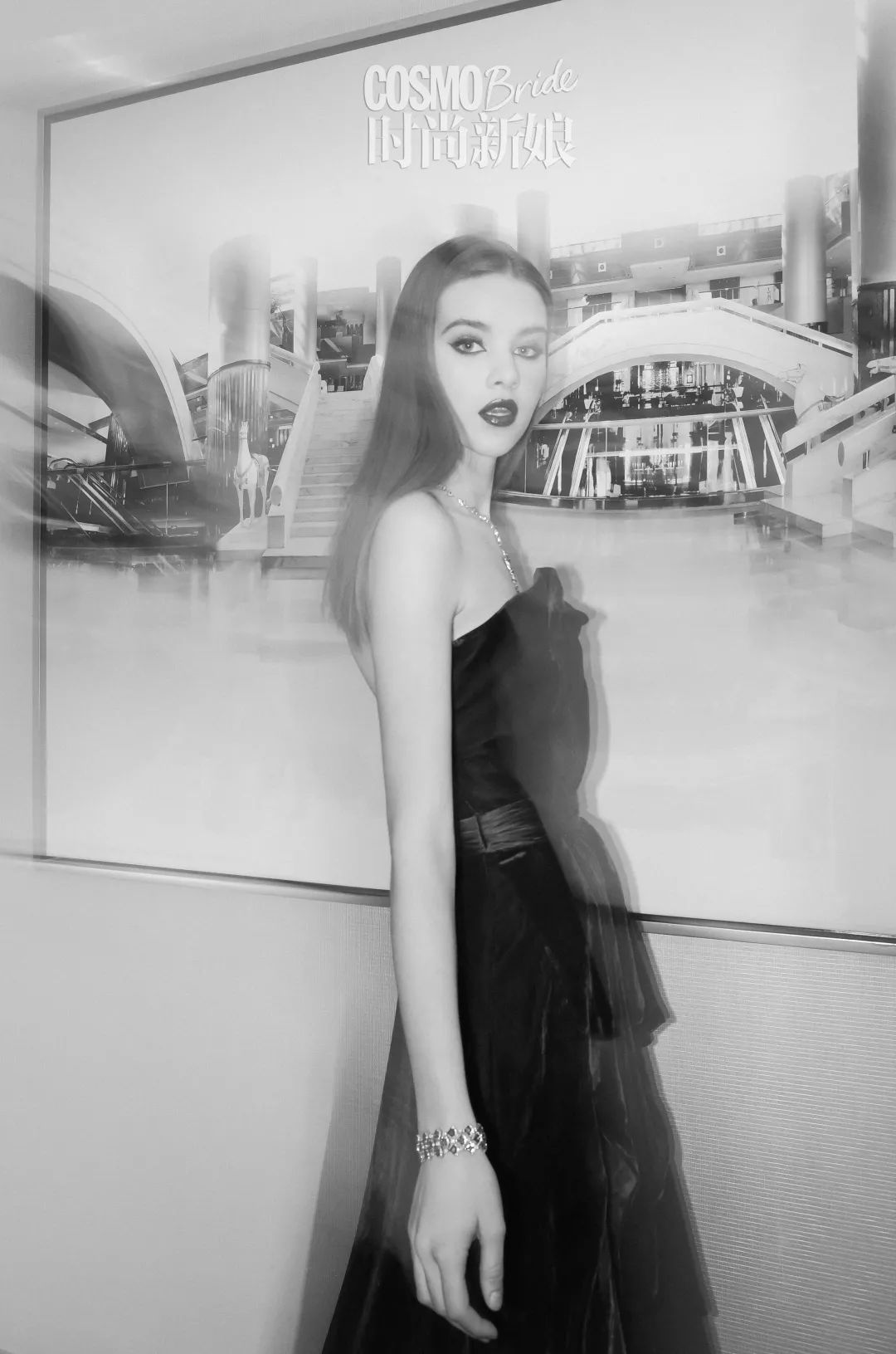 公司在年会上怎样穿着打扮更得体,职场员工参加公司年会怎么穿搭