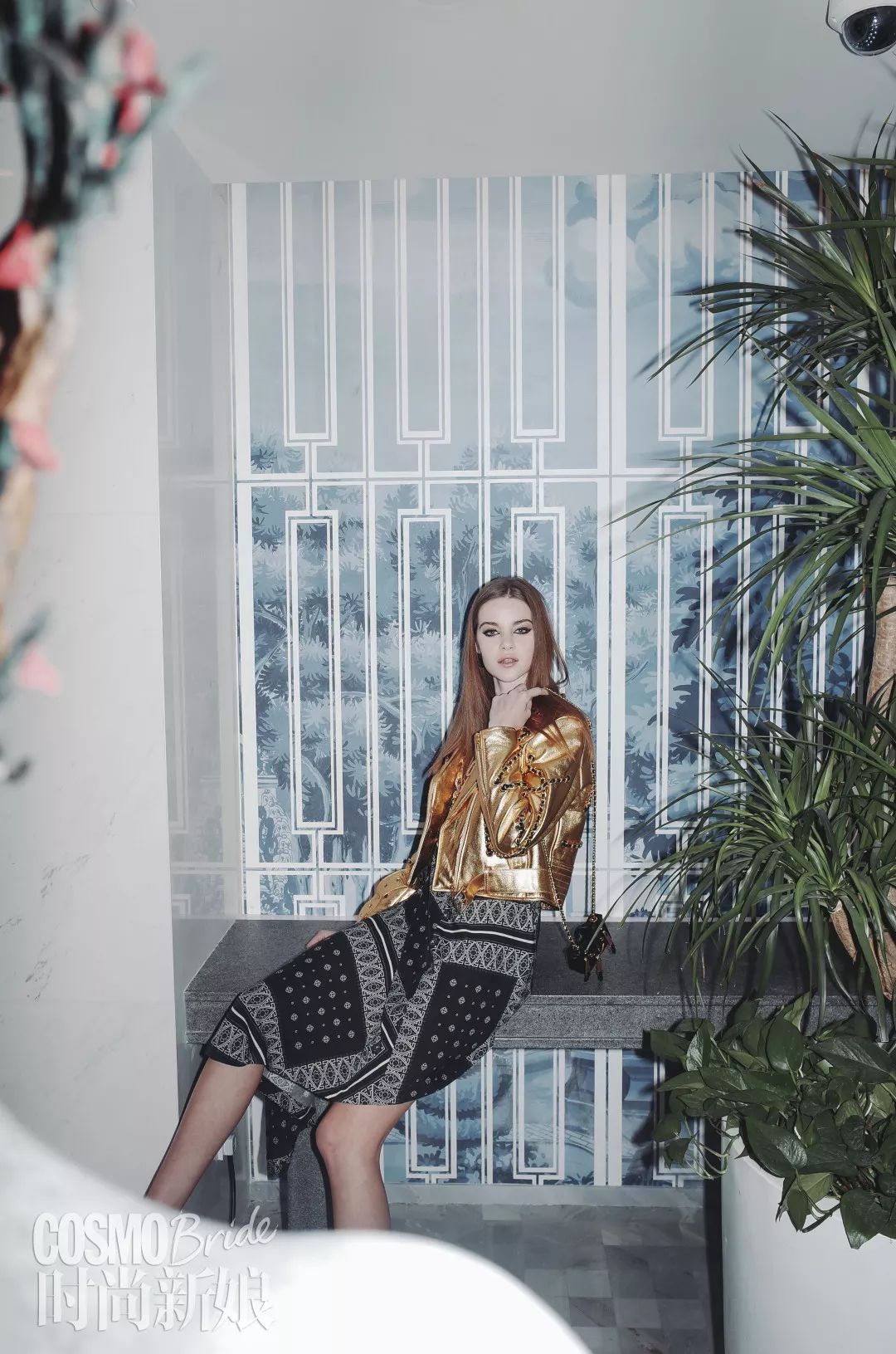 公司在年会上怎样穿着打扮更得体,职场员工参加公司年会怎么穿搭