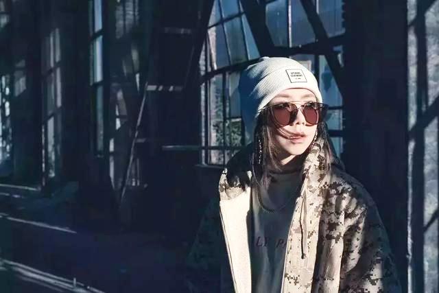 邓紫棋再次穿皮裤造型好霸气,邓紫棋皮裤穿搭图片