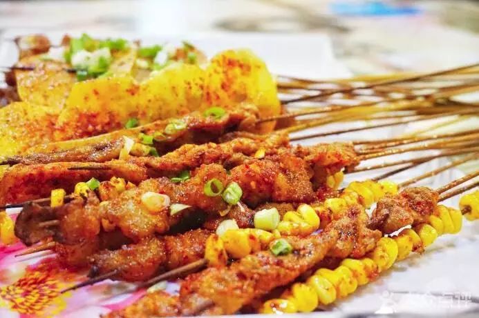 鎴愰兘蹇呭悆鎺掕姒滃墠鍗佸悕鍦版柟 (鎴愰兘鍚冮亶涓栫晫缇庨)