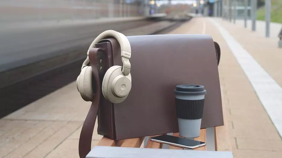 2019CES展上的炫酷设备：可看护家人的夜灯10秒刷完牙的牙刷