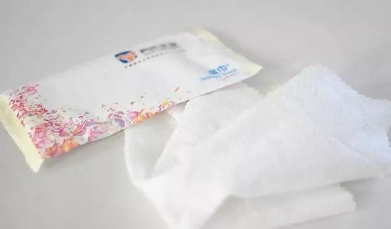 床单沾到姨妈怎么擦掉,大姨妈弄到床单上怎么快速去除