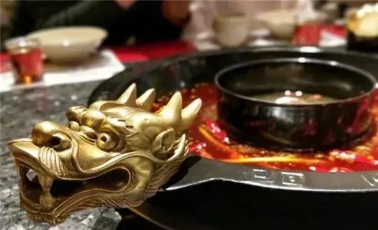吃遍大连丨春节临近，满大街都是欢乐的红色~看看麻辣火锅，谁最“红”！