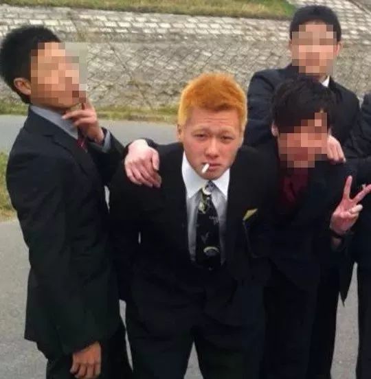 为了玩游戏充值了父母很气愤,为了玩游戏充钱的孩子