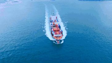 向女生表白她会紧张吗,跟她表白她很犹豫