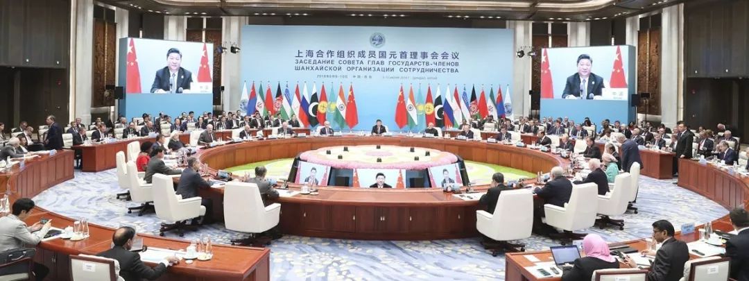 向女生表白她会紧张吗,跟她表白她很犹豫