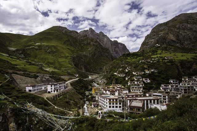 中国哪些温泉度假胜地,中国10大温泉