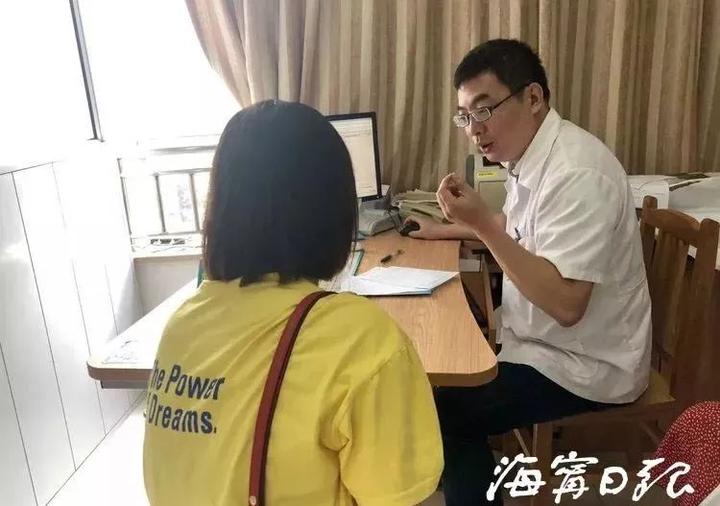 一岁半宝宝脚底皱皱巴巴的,一岁宝宝皮肤粗糙像鸡皮瘙痒