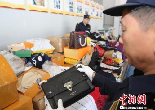 新电商法对代购的冲击,电商法代购现状