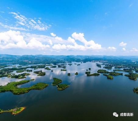 太美！空中连廊、街角绿地……成都高新串起269公里风景线