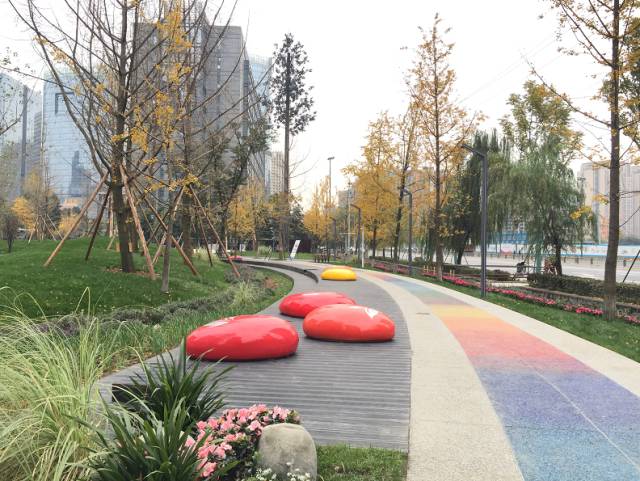 太美！空中连廊、街角绿地……成都高新串起269公里风景线