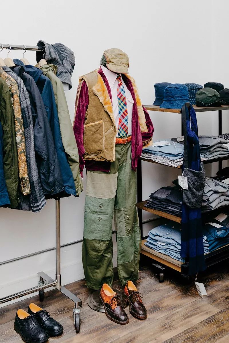 新手开实体小店选品适合选哪些,做全家便利店店长有前途吗