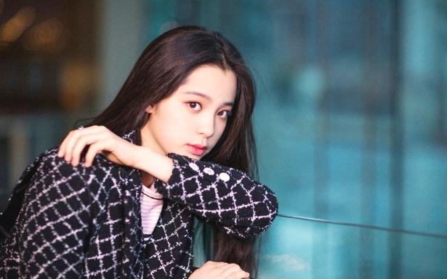 欧阳娜娜香奈儿合作,欧阳娜娜匡威怎么搭配
