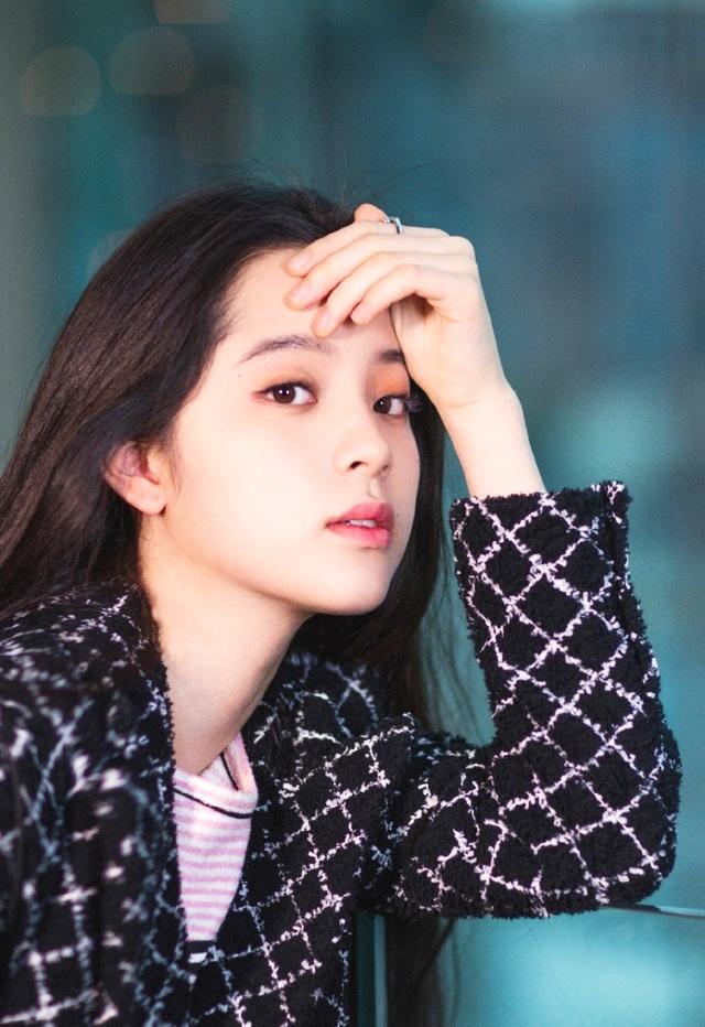 欧阳娜娜香奈儿合作,欧阳娜娜匡威怎么搭配