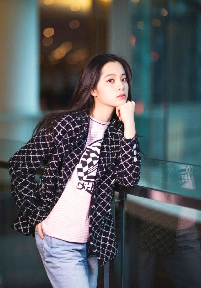 欧阳娜娜香奈儿合作,欧阳娜娜匡威怎么搭配