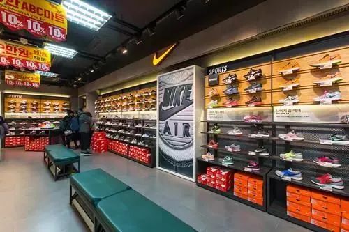 平湖人都在抢！10000双耐克鞋清仓卖！惠动全城！3折起！（文末有福利）