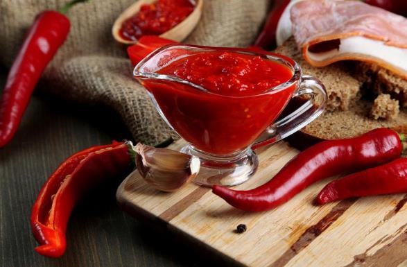 短短五个月时间,他把辣椒酱店铺做到一皇冠,收获大量客户