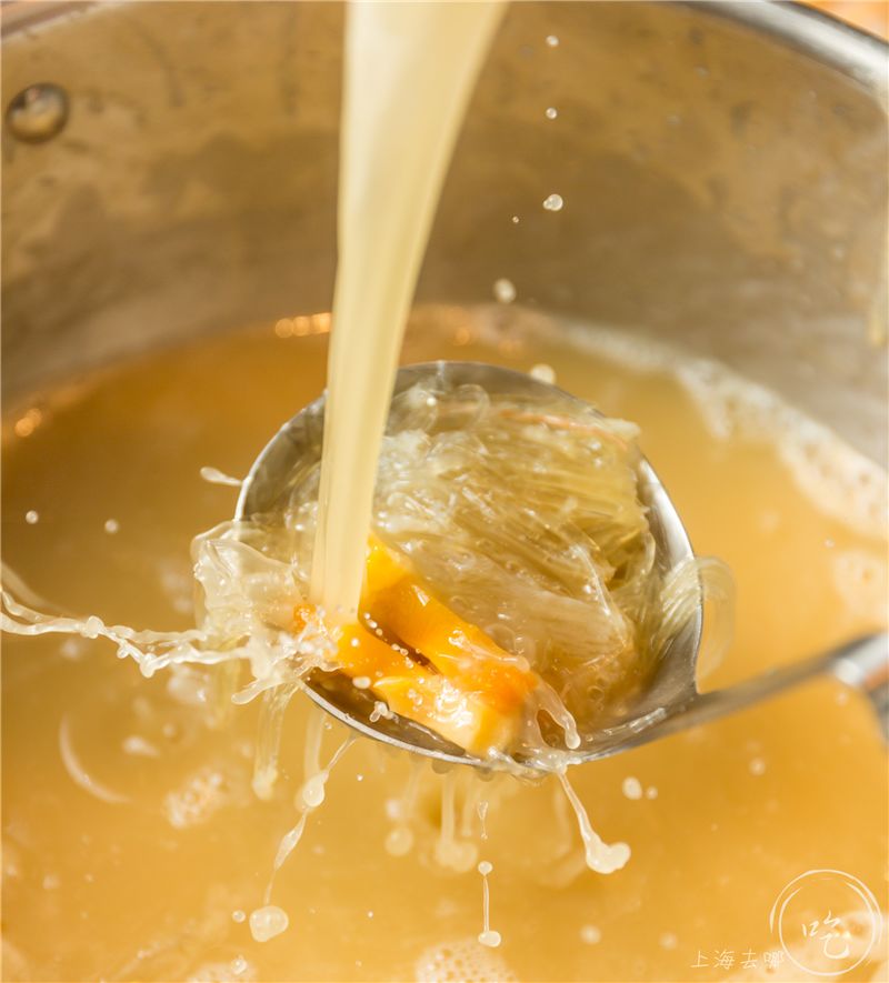 坐拥150㎡私家花园的火锅店,竟然还配空姐服务!