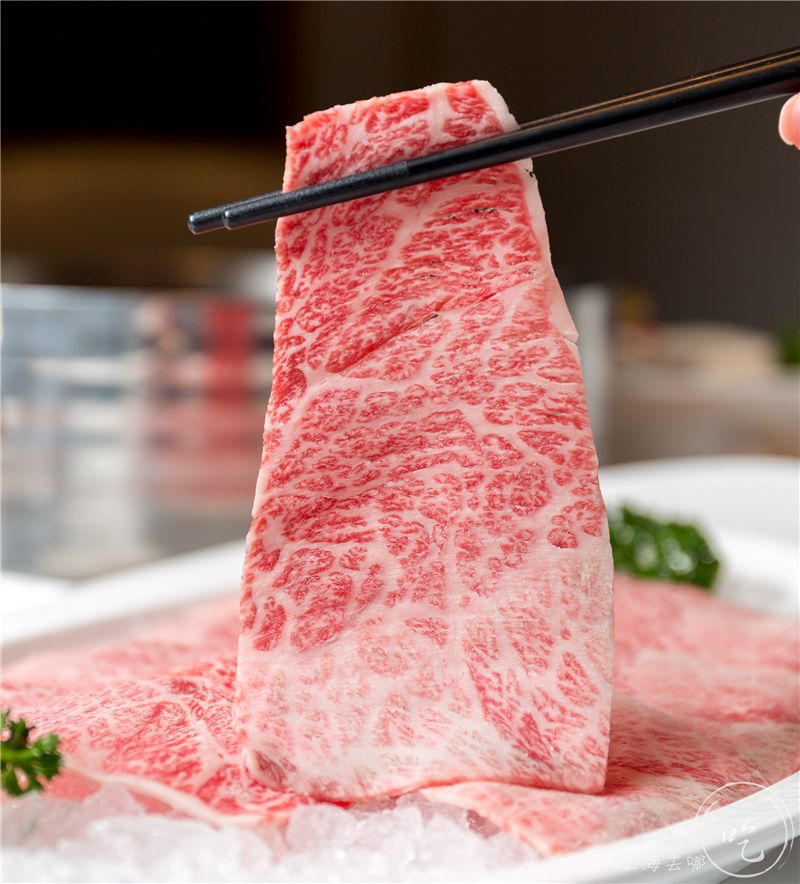 坐拥150㎡私家花园的火锅店,竟然还配空姐服务!