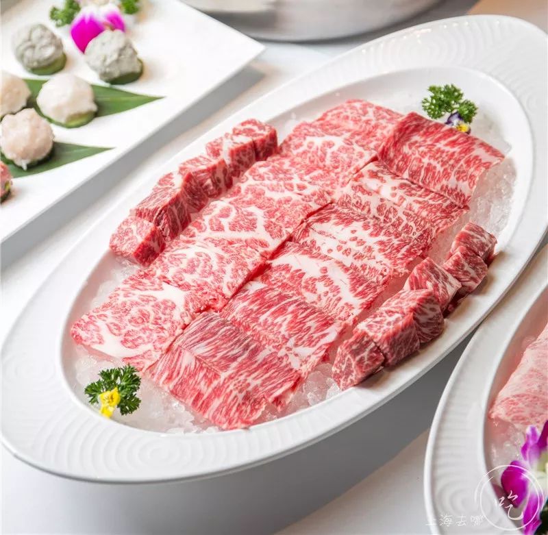 坐拥150㎡私家花园的火锅店,竟然还配空姐服务!