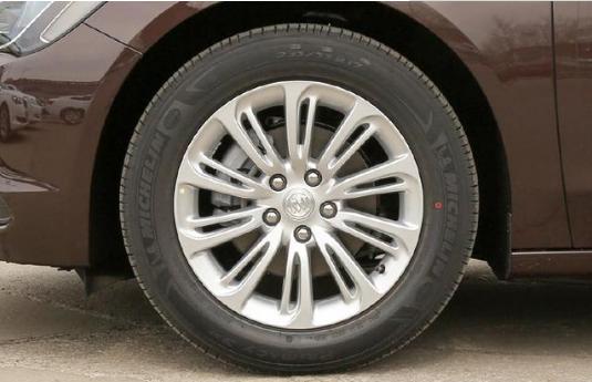 去4s店提车的时候有哪些注意事项,在4s店提车时需要注意哪些事项