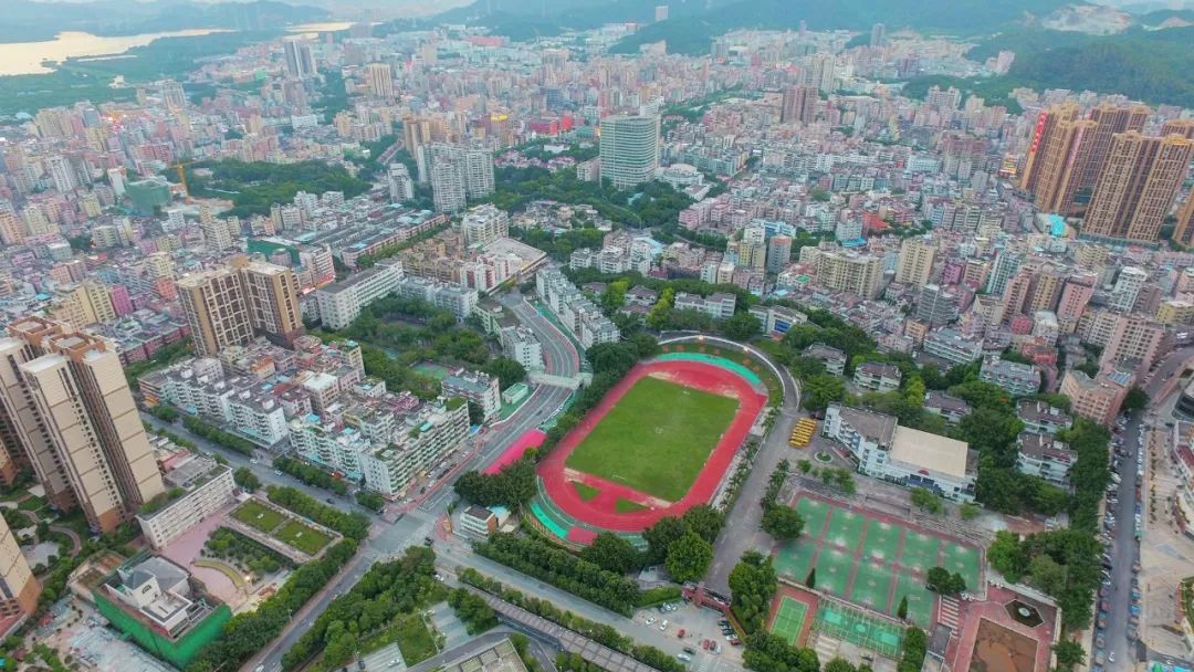 石岩离这里有多远,如今的石岩