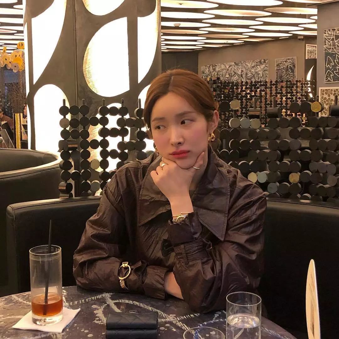 韩国女私服穿搭,韩国女星私服极简风穿搭